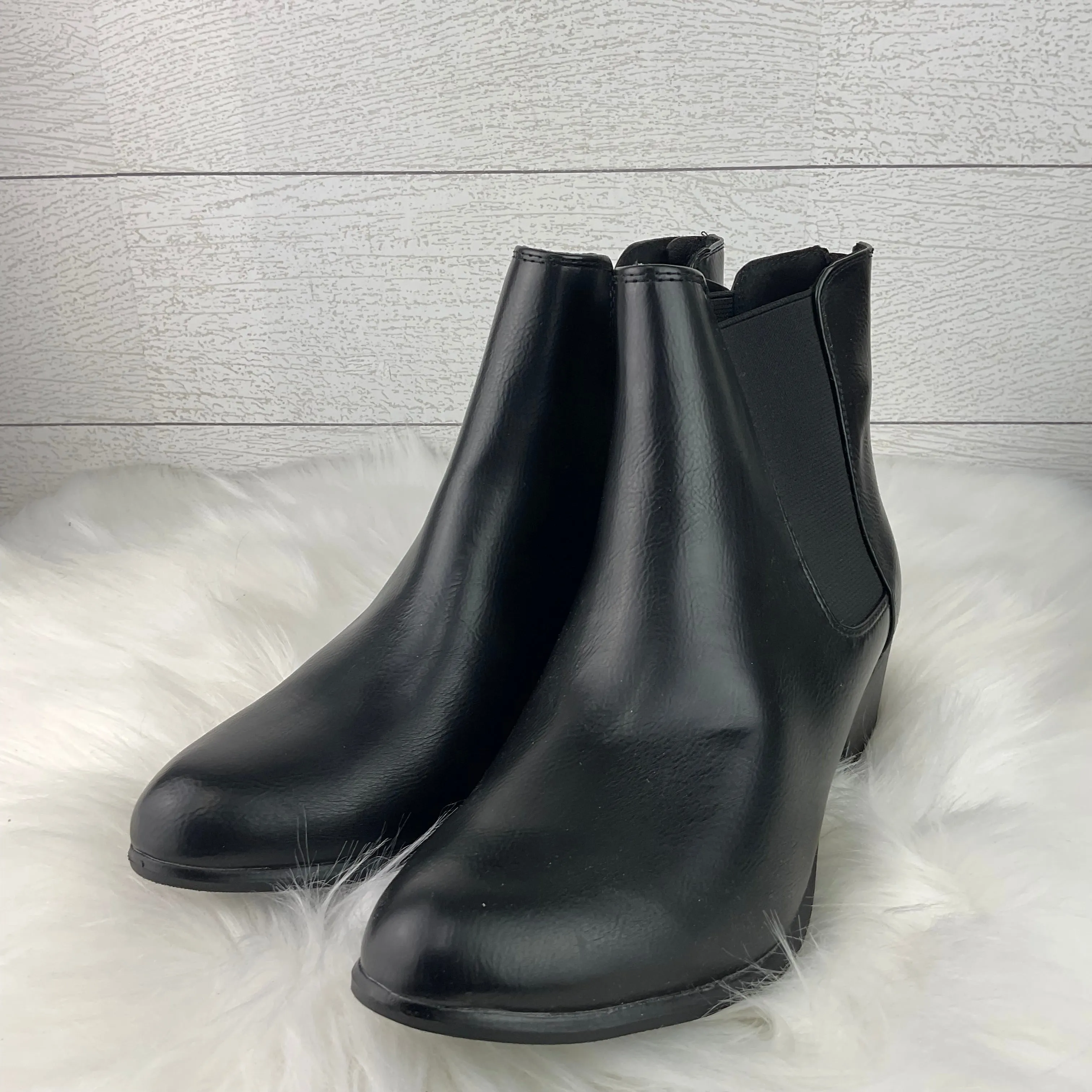 Boots Ankle Flats By Esprit In Black, Size: 8