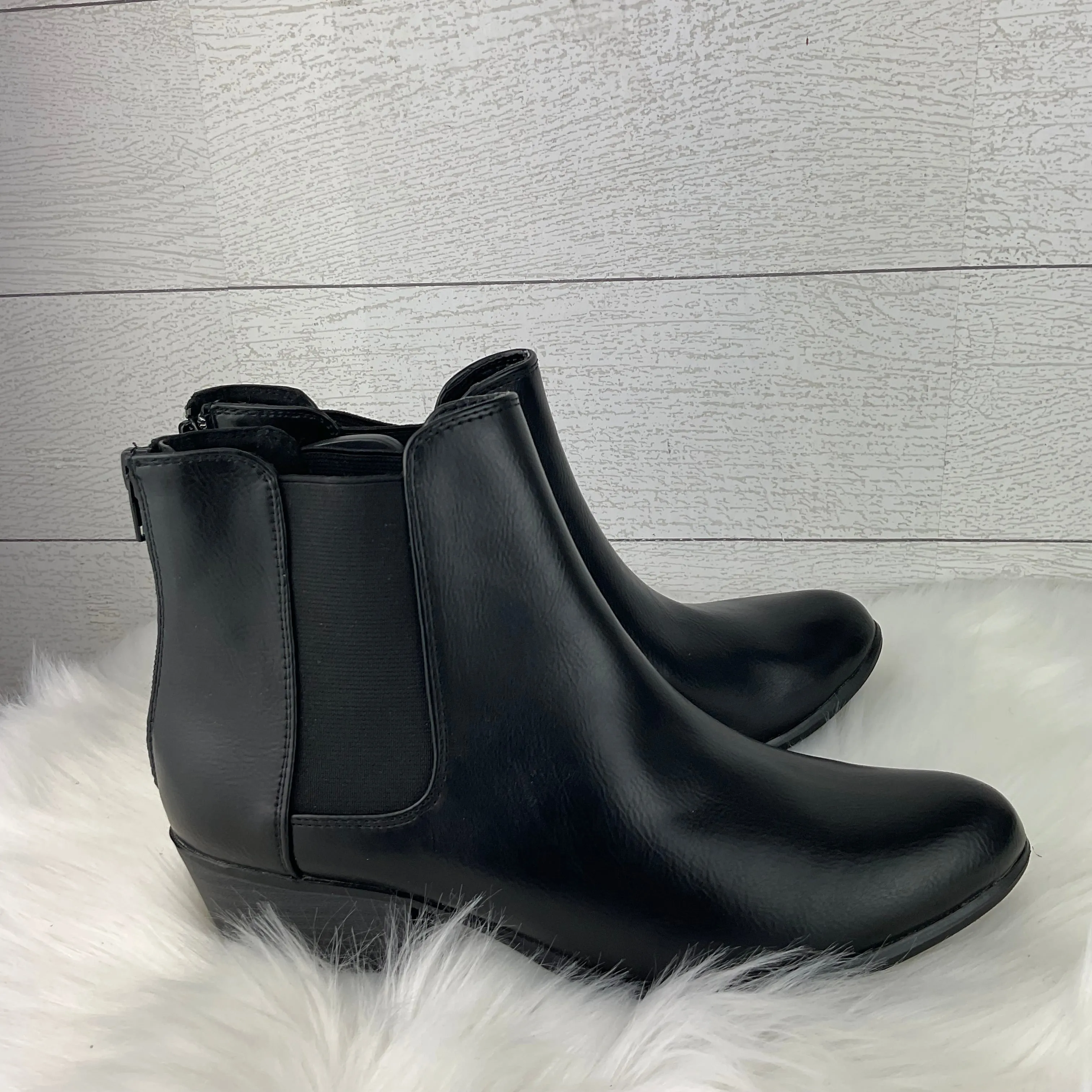 Boots Ankle Flats By Esprit In Black, Size: 8