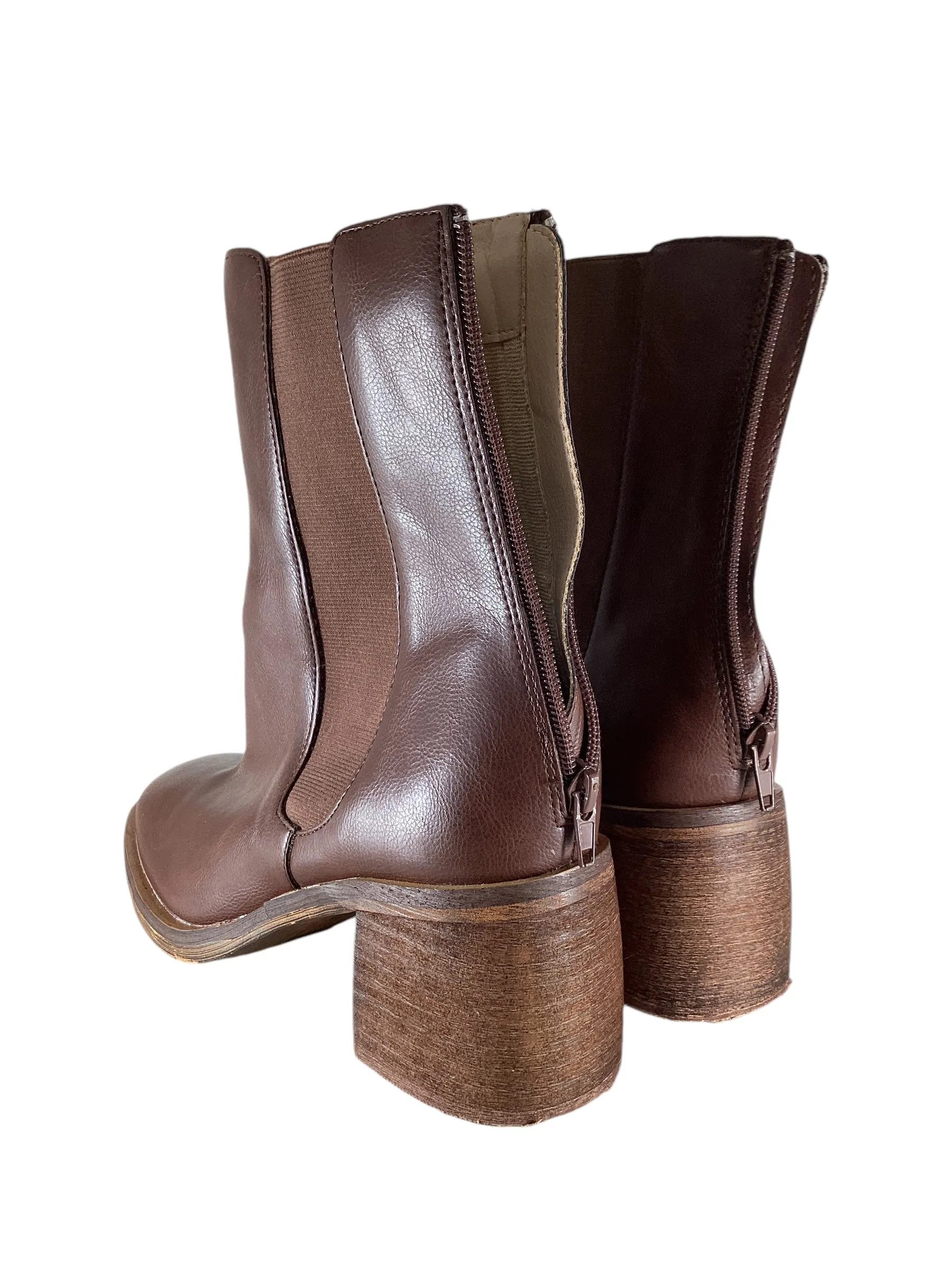 Boots Ankle Heels By Clothes Mentor In Brown, Size: 9.5