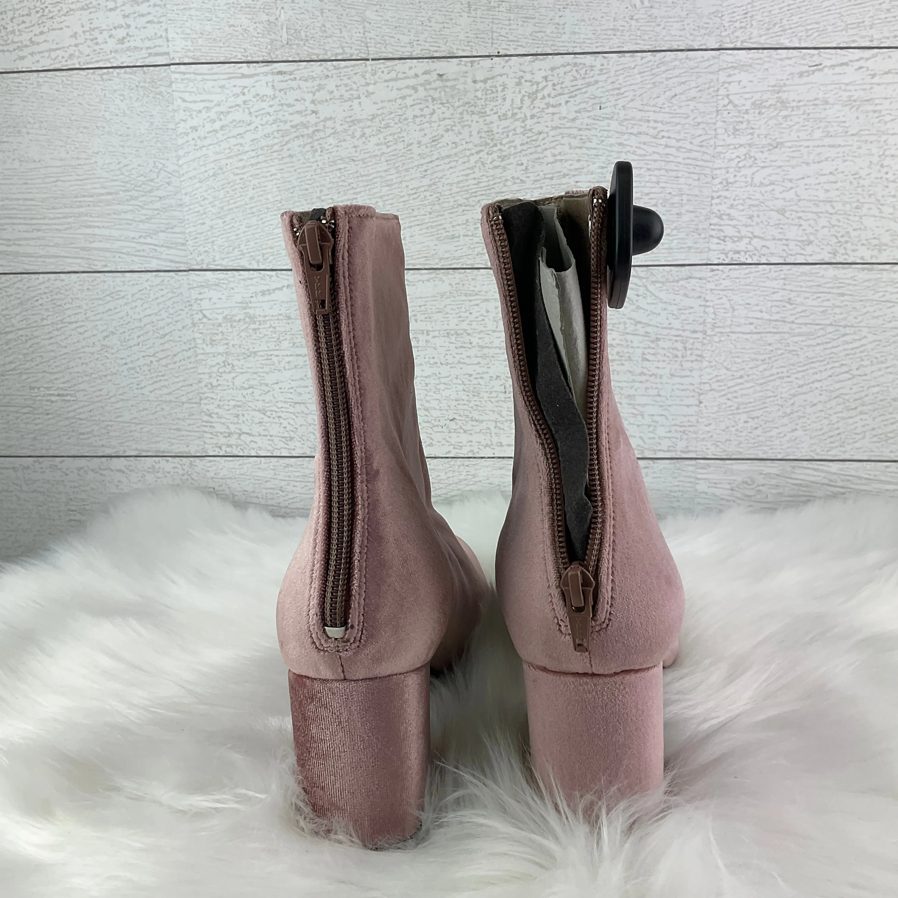 Boots Designer By Free People In Pink, Size: 6