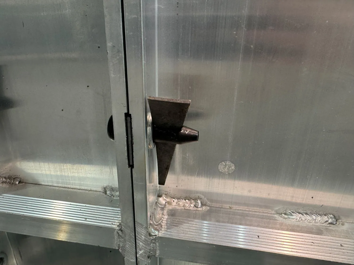 Curved Aluminum Form Wedge for Concrete Forms