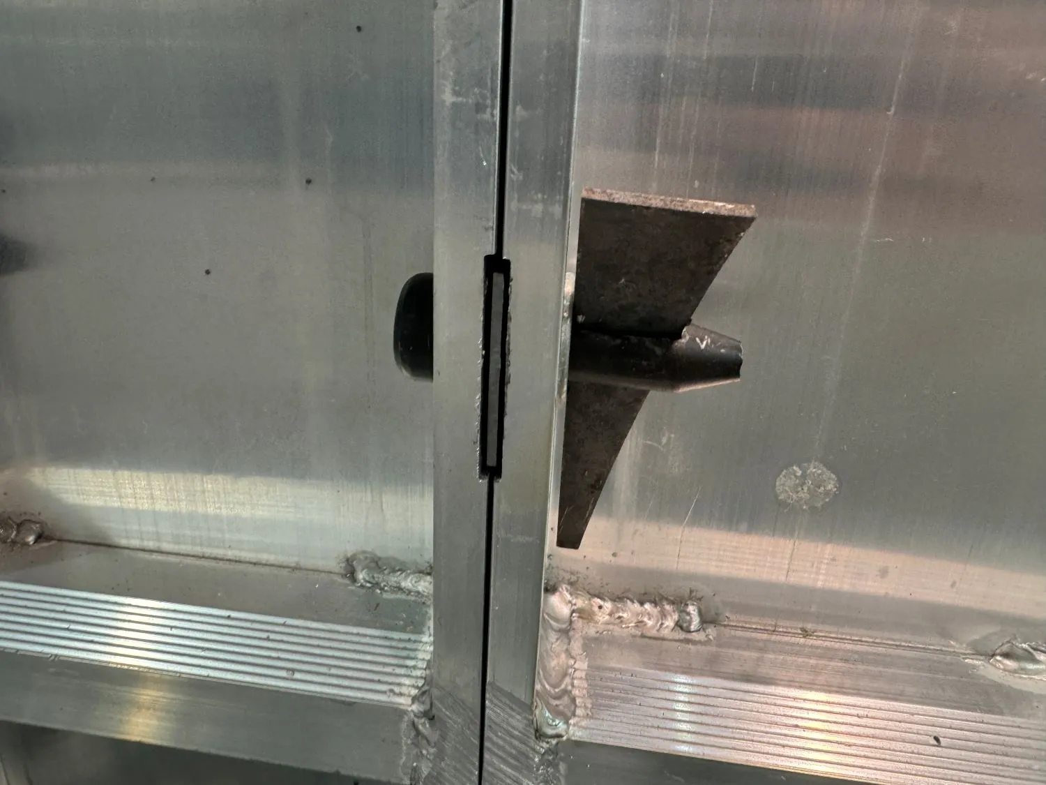 Curved Aluminum Form Wedge for Concrete Forms