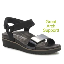 Hustle Sandal: Black Patent Leather/Black Nubuck I Stacy Adams