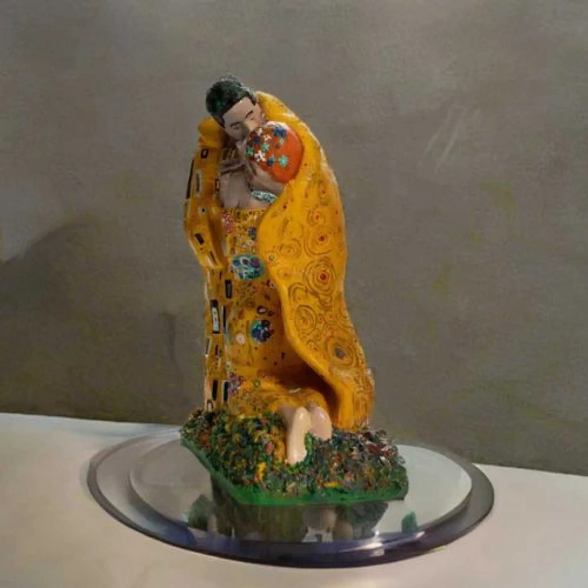 The Kiss Sculpture